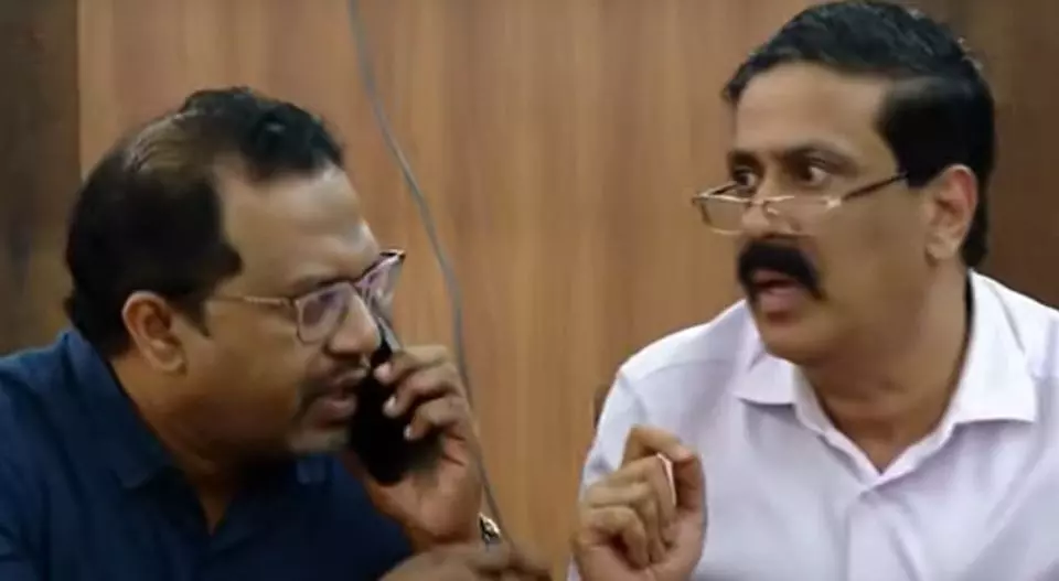 വിളിച്ചത് നിര്ദേശം നല്കാന്; വാര്ത്താസമ്മേളനത്തിനിടെ ഡോക്ടര്മാരെ വിളിച്ചത് താനെന്ന് ഡിഎംഇ ഡോ.വിശ്വനാഥന് വിളിച്ചത് നിര്ദേശം നല്കാന്; വാര്ത്താസമ്മേളനത്തിനിടെ ഡോക്ടര്മാരെ വിളിച്ചത് താനെന്ന് ഡിഎംഇ ഡോ.വിശ്വനാഥന്