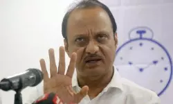 കന്നുകാലികളെ കൊണ്ടുപോവുന്ന വാഹനങ്ങളെ പശുഗുണ്ടകള് ആക്രമിക്കുന്നത് തടയണമെന്ന് മഹാരാഷ്ട്ര ഉപമുഖ്യമന്ത്രി കന്നുകാലികളെ കൊണ്ടുപോവുന്ന വാഹനങ്ങളെ പശുഗുണ്ടകള് ആക്രമിക്കുന്നത് തടയണമെന്ന് മഹാരാഷ്ട്ര ഉപമുഖ്യമന്ത്രി