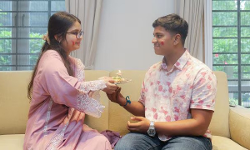 റിയ മിസ്ത്രിയെന്ന ഒമ്പതുകാരി ഇപ്പോഴും ജീവിക്കുന്നു, അനംത അഹമ്മദിന്റെ തോളോടു ചേര്‍ന്ന്