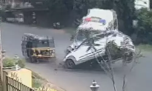 കാറും ആംബുലന്‍സും കൂട്ടിയിടിച്ച് രോഗിയടക്കം രണ്ടുപേര്‍ മരിച്ചു