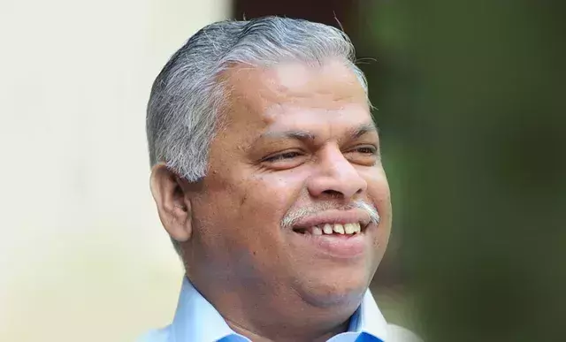 ആര്‍എസ്എസിന്റെ പതാക കോണകം പോലെ, ഭാരതാംബയെന്ന് പറയുന്നത് ഏതോ സ്ത്രീയെന്നും എം വി ജയരാജന്‍