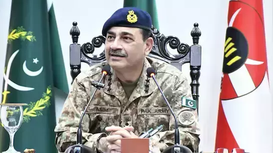 ആണവ ഭീഷണിയുമായി പാക് സൈനിക മേധാവി; സിന്ധു നദിയില് ഇന്ത്യ ഒരു അണക്കെട്ട് നിര്മിച്ച് കഴിഞ്ഞാല് 10 മിസൈല് കൊണ്ട് അത് തകര്ക്കും ആണവ ഭീഷണിയുമായി പാക് സൈനിക മേധാവി; സിന്ധു നദിയില് ഇന്ത്യ ഒരു അണക്കെട്ട് നിര്മിച്ച് കഴിഞ്ഞാല് 10 മിസൈല് കൊണ്ട് അത് തകര്ക്കും