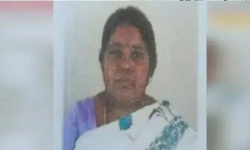 കെഎസ്ആര്‍ടിസി ബസിടിച്ച് സ്ത്രീ മരിച്ചു; സംഭവം സെക്രട്ടറിയറ്റിന് മുന്നില്‍