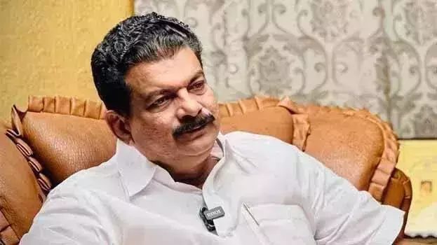 പി വി അന്വര് 12 കോടി വായ്പ്പ തട്ടിപ്പ് നടത്തിയെന്ന് പരാതി; മലപ്പുറം കെഎഫ്സിയില് വിജിലന്സ് പരിശോധന പി വി അന്വര് 12 കോടി വായ്പ്പ തട്ടിപ്പ് നടത്തിയെന്ന് പരാതി; മലപ്പുറം കെഎഫ്സിയില് വിജിലന്സ് പരിശോധന