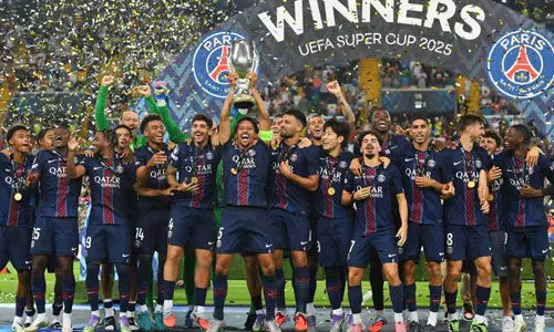 സൂപ്പര്‍ കപ്പില്‍ പാരീസ് മുത്തം; പി എസ് ജിക്ക് ചരിത്രത്തിലെ ആദ്യ സൂപ്പര്‍ കപ്പ്