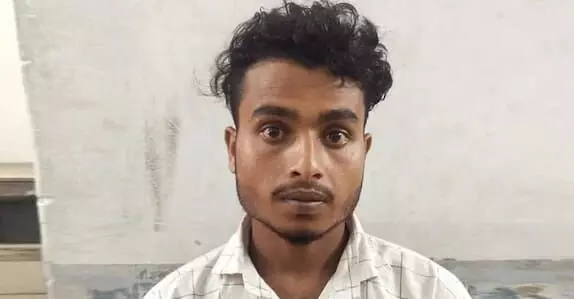 പോക്സോ കേസ് പ്രതി രക്ഷപ്പെട്ടു, ആറുമണിക്കൂറിന് ശേഷം പരിസരത്തെ സ്കൂൾ ശുചിമുറിയിൽ നിന്ന് പിടിക്കപ്പെട്ടു. പോക്സോ കേസ് പ്രതി രക്ഷപ്പെട്ടു, ആറുമണിക്കൂറിന് ശേഷം പരിസരത്തെ സ്കൂൾ ശുചിമുറിയിൽ നിന്ന് പിടിക്കപ്പെട്ടു.