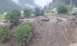 ജമ്മു കശ്മീരിലെ കിഷ്ത്വാറില് വന് മേഘവിസ്ഫോടനം;12 മരണം(വിഡിയോ) ജമ്മു കശ്മീരിലെ കിഷ്ത്വാറില് വന് മേഘവിസ്ഫോടനം;12 മരണം(വിഡിയോ)