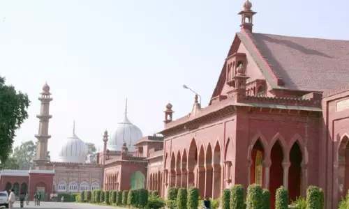 തങ്ങള്‍ക്ക് വില നിശ്ചയിക്കുന്നു; അലിഗഡ് മുസ് ലിം സര്‍വകലാശാലയിലെ ഫീസ് വര്‍ധനയ്‌ക്കെതിരേയുള്ള പ്രതിഷേധം ശക്തമാക്കി വിദ്യാര്‍ഥികള്‍