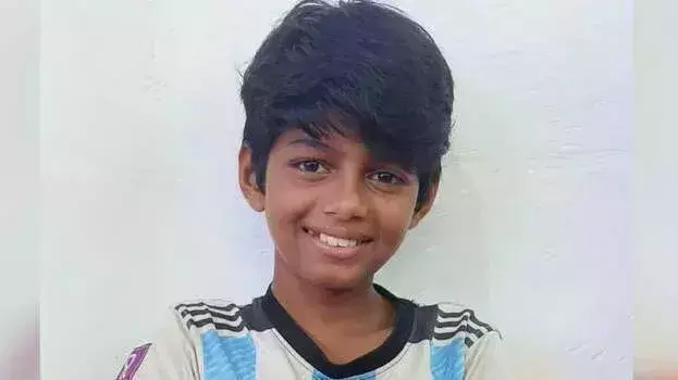 സുഹൃത്തുക്കൾക്കൊപ്പം ക്ഷേത്രക്കുളത്തിൽ കുളിക്കാനിറങ്ങിയ 13കാരൻ മുങ്ങിമരിച്ചു സുഹൃത്തുക്കൾക്കൊപ്പം ക്ഷേത്രക്കുളത്തിൽ കുളിക്കാനിറങ്ങിയ 13കാരൻ മുങ്ങിമരിച്ചു