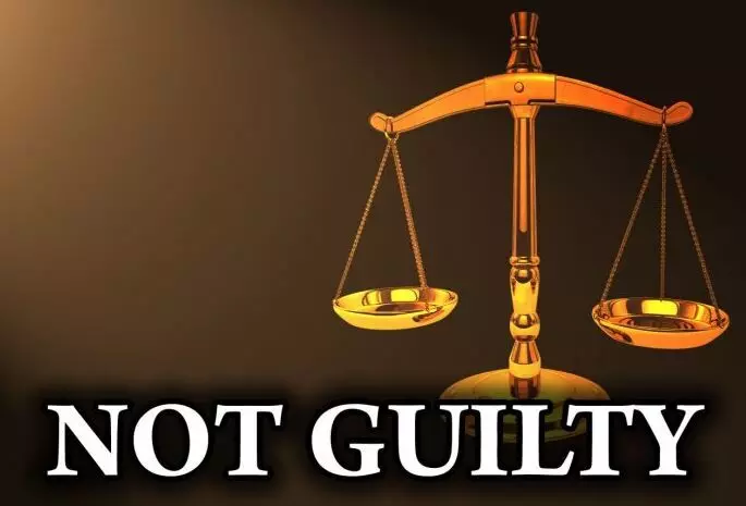 സിമി ബന്ധം: 18 വര്ഷത്തിന് ശേഷം എട്ട് പേരെ വെറുതെവിട്ടു സിമി ബന്ധം: 18 വര്ഷത്തിന് ശേഷം എട്ട് പേരെ വെറുതെവിട്ടു