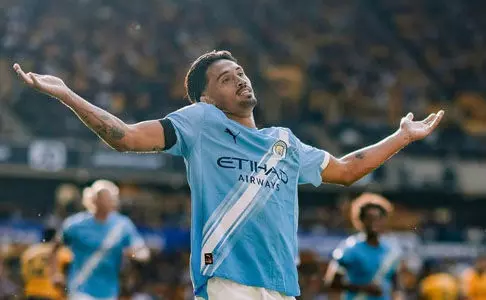 നാലിന്റെ മൊഞ്ചില്‍ പെപ്പിന്റെ സിറ്റി