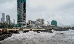 മുംബൈയിൽ കനത്ത മഴയും മണ്ണിടിച്ചിലും, രണ്ടുമരണം