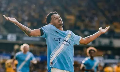 നാലിന്റെ മൊഞ്ചില്‍ പെപ്പിന്റെ സിറ്റി