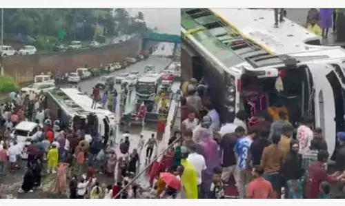 മലപ്പുറം കുറ്റിപ്പുറത്ത് ബസ് മറിഞ്ഞ് അപകടം