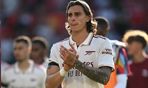 ഓള്ഡ് ട്രാഫോഡില് മാഞ്ചസ്റ്റര് യുനൈറ്റഡിനെ തോല്പ്പിച്ച് ആഴ്സണല് തുടങ്ങി ഓള്ഡ് ട്രാഫോഡില് മാഞ്ചസ്റ്റര് യുനൈറ്റഡിനെ തോല്പ്പിച്ച് ആഴ്സണല് തുടങ്ങി