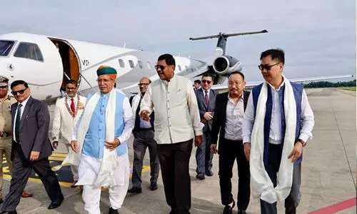 കേന്ദ്രമന്ത്രിമാരുമായി സ്വകാര്യവിമാനത്തില് യാത്ര ചെയ്ത് ചീഫ്ജസ്റ്റിസ് കേന്ദ്രമന്ത്രിമാരുമായി സ്വകാര്യവിമാനത്തില് യാത്ര ചെയ്ത് ചീഫ്ജസ്റ്റിസ്