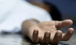 രണ്ടാം ക്ലാസ് വിദ്യാർത്ഥിനി പിതാവിൻറെ കണ്മുന്നിൽ ബസ് കയറി മരിച്ചു രണ്ടാം ക്ലാസ് വിദ്യാർത്ഥിനി പിതാവിൻറെ കണ്മുന്നിൽ ബസ് കയറി മരിച്ചു