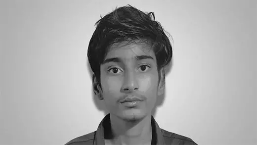 സ്‌കൂളില്‍ നിന്ന് പുറത്താക്കിയ വിദ്യാര്‍ഥി അധ്യാപികയുടെ ദേഹത്ത് പെട്രോള്‍ ഒഴിച്ച് കത്തിച്ചു