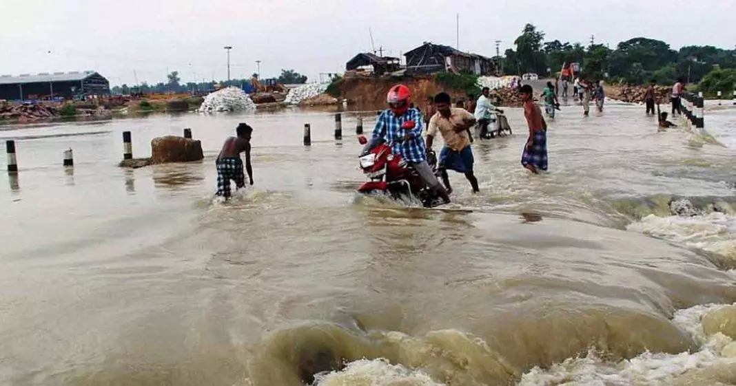 മണ്‍സൂണ്‍ മഴയും വെള്ളപ്പൊക്കവും; പാകിസ്താനില്‍ മരിച്ചത് 750ലധികം പേര്‍, 100ലധികം പേരെ കാണാനില്ല