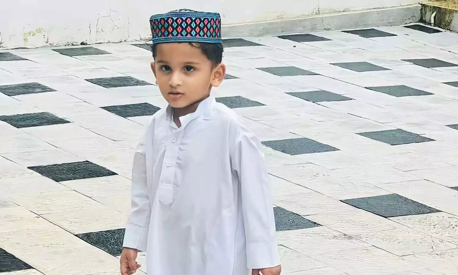 പാലക്കാട് വിളത്തൂരില് കുട്ടിയെ തട്ടിക്കൊണ്ടുപോയതായി പരാതി പാലക്കാട് വിളത്തൂരില് കുട്ടിയെ തട്ടിക്കൊണ്ടുപോയതായി പരാതി