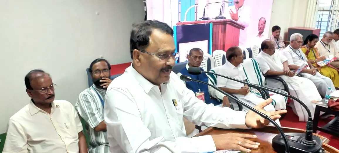 മാധ്യമപ്രവർത്തകർക്ക് കേന്ദ്ര പെൻഷൻ നൽകണം: എസ് ജെ എഫ് ഐ മാധ്യമപ്രവർത്തകർക്ക് കേന്ദ്ര പെൻഷൻ നൽകണം: എസ് ജെ എഫ് ഐ