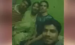 വീട്ടിലാകെ രക്തം; മാതാപിതാക്കളും മകനും ക്രൂരമായി കൊല്ലപ്പെട്ട നിലയിൽ, ഇളയ മകനെ കാണാനില്ല