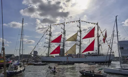 ഡച്ച് പായക്കപ്പലുകളുടെ സമുദ്രോല്സവം ആംസ്റ്റഡാമില്(PHOTOS) ഡച്ച് പായക്കപ്പലുകളുടെ സമുദ്രോല്സവം ആംസ്റ്റഡാമില്(PHOTOS)
