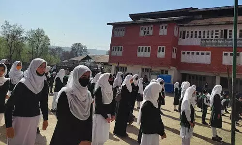 ജമ്മുകശ്മീര് ജമാഅത്തെ ഇസ്ലാമിയുടെ 215 സ്കൂളുകള് സര്ക്കാര് ഏറ്റെടുത്തു ജമ്മുകശ്മീര് ജമാഅത്തെ ഇസ്ലാമിയുടെ 215 സ്കൂളുകള് സര്ക്കാര് ഏറ്റെടുത്തു