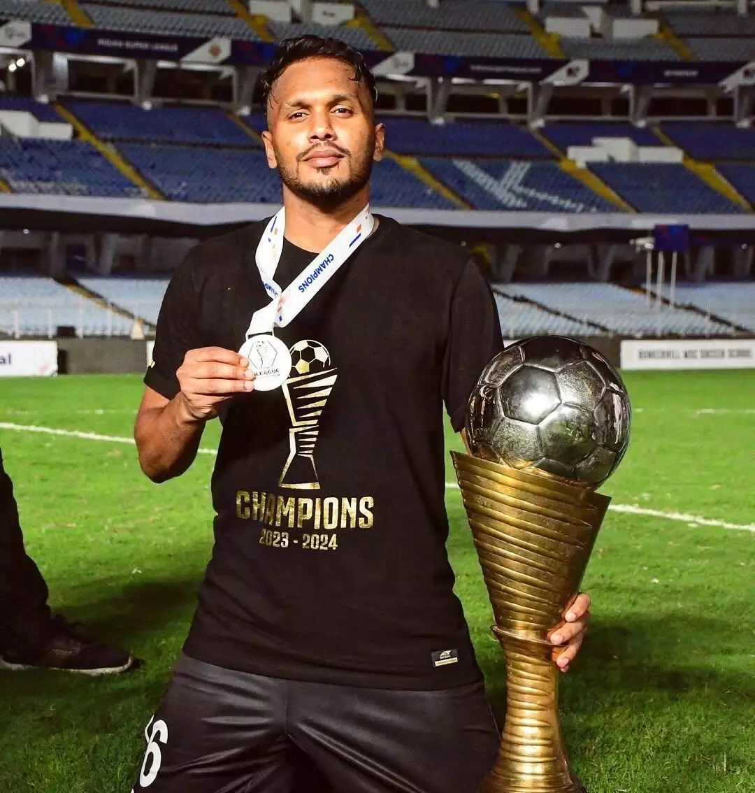 ഐഎസ്എൽ താരം മൊഹമ്മദ് ഇർഷാദിനെ തട്ടകത്തിലെത്തിച്ച് മലപ്പുറം എഫ്.സി ഐഎസ്എൽ താരം മൊഹമ്മദ് ഇർഷാദിനെ തട്ടകത്തിലെത്തിച്ച് മലപ്പുറം എഫ്.സി