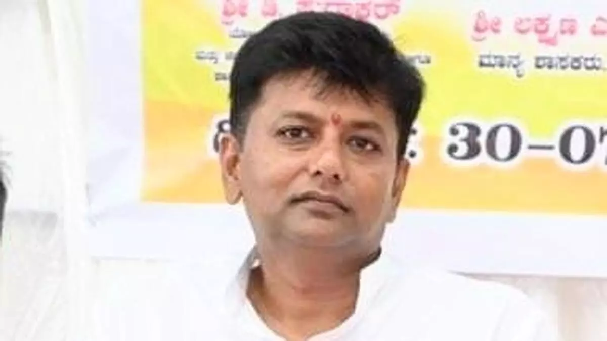 അനധികൃത സ്വത്ത് സമ്പാദനം; കര്ണാടക കോണ്ഗ്രസ് എംഎല്എ കെസി വീരേന്ദ്ര അറസ്റ്റില് അനധികൃത സ്വത്ത് സമ്പാദനം; കര്ണാടക കോണ്ഗ്രസ് എംഎല്എ കെസി വീരേന്ദ്ര അറസ്റ്റില്