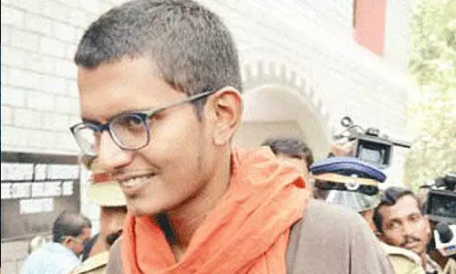 ടോട്ടല് ഫോര് യു ശബരീനാഥിനെതിരെ വീണ്ടും കേസ് ടോട്ടല് ഫോര് യു ശബരീനാഥിനെതിരെ വീണ്ടും കേസ്