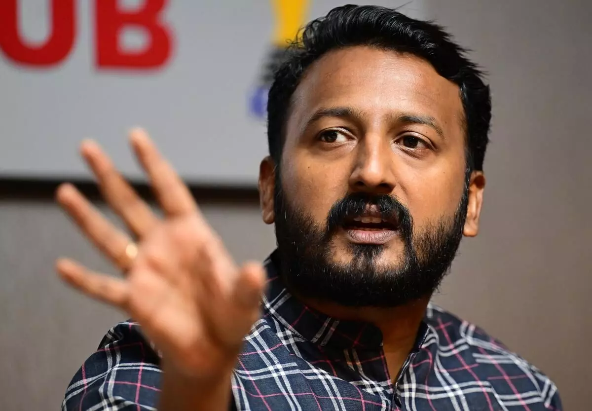 വ്യാജ തിരിച്ചറിയില്‍ രേഖ; രാഹുല്‍ മാങ്കൂട്ടത്തിലുമായി ബന്ധമുള്ളവരുടെ വീടുകളില്‍ ക്രൈംബ്രാഞ്ച് റെയ്ഡ്