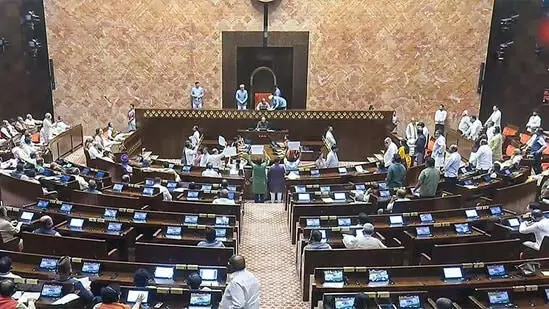 എംപിമാരുടെ കള്ള ഒപ്പിട്ട് ഉപരാഷ്ട്രപതി തിരഞ്ഞെടുപ്പില് മല്സരിക്കാന് മലയാളി; ജോമോന് ജോസഫിന്റെ പത്രിക തളളി എംപിമാരുടെ കള്ള ഒപ്പിട്ട് ഉപരാഷ്ട്രപതി തിരഞ്ഞെടുപ്പില് മല്സരിക്കാന് മലയാളി; ജോമോന് ജോസഫിന്റെ പത്രിക തളളി