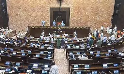 എംപിമാരുടെ കള്ള ഒപ്പിട്ട് ഉപരാഷ്ട്രപതി തിരഞ്ഞെടുപ്പില് മല്സരിക്കാന് മലയാളി; ജോമോന് ജോസഫിന്റെ പത്രിക തളളി എംപിമാരുടെ കള്ള ഒപ്പിട്ട് ഉപരാഷ്ട്രപതി തിരഞ്ഞെടുപ്പില് മല്സരിക്കാന് മലയാളി; ജോമോന് ജോസഫിന്റെ പത്രിക തളളി