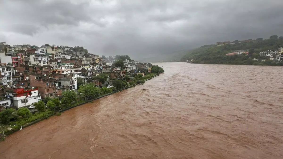 ജമ്മു കശ്മീരില് മേഘവിസ്ഫോടനം; നാലു മരണം; പ്രളയ മുന്നറിയിപ്പ് ജമ്മു കശ്മീരില് മേഘവിസ്ഫോടനം; നാലു മരണം; പ്രളയ മുന്നറിയിപ്പ്