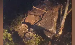 താമരശേരി ചുരം വ്യൂ പോയിന്റിന് സമീപം മണ്ണിടിച്ചില്‍; ഗതാഗതം മരവിച്ചു