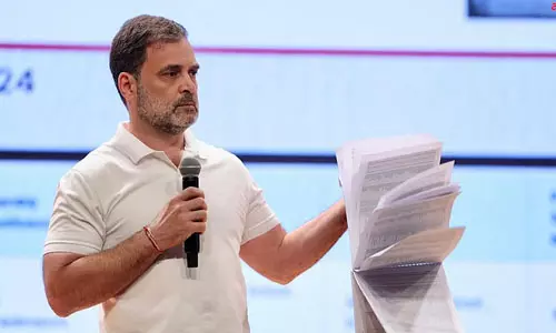 രാഹുല് ഗാന്ധിയുടെ ഹൈഡ്രജന് ബോംബ് പത്രസമ്മേളനം അല്പ്പസമയത്തിനകം രാഹുല് ഗാന്ധിയുടെ ഹൈഡ്രജന് ബോംബ് പത്രസമ്മേളനം അല്പ്പസമയത്തിനകം