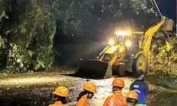 താമരശ്ശേരി ചുരത്തിലെ ഗതാഗതം ഭാഗികമായി പുന:സ്ഥാപിച്ചു,കുടുങ്ങിയ വാഹനങ്ങള്‍ കടത്തിവിടും