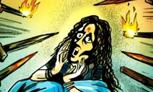 പരിപാടിക്കിടെ മ്യൂസിക് സിസ്റ്റം ഓഫായി; ദുര്മന്ത്രവാദം ആരോപിച്ച് ഒരാളെ തല്ലിക്കൊന്നു പരിപാടിക്കിടെ മ്യൂസിക് സിസ്റ്റം ഓഫായി; ദുര്മന്ത്രവാദം ആരോപിച്ച് ഒരാളെ തല്ലിക്കൊന്നു