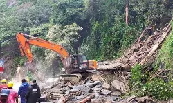 വയനാട് ചുരത്തിൽ ഇന്നും ഗതാഗത നിരോധനം തുടരും വയനാട് ചുരത്തിൽ ഇന്നും ഗതാഗത നിരോധനം തുടരും