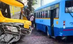 കാസര്‍കോട്ട് കാത്തിരിപ്പുകേന്ദ്രത്തിലേക്ക് ബസ് ഇടിച്ചുകയറി; അഞ്ച് മരണം