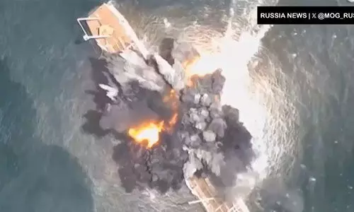 യുക്രൈന്‍ സൈന്യത്തിന്റെ യുദ്ധക്കപ്പല്‍ ഡ്രോണ്‍ ആക്രമണത്തില്‍ തകര്‍ത്ത് റഷ്യ(വീഡിയോ)