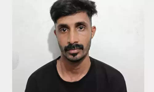 പത്താം ക്ലാസുകാരിയെ ബലാല്സംഗം ചെയ്തെന്ന്; യൂത്ത് ലീഗ് നേതാവ് അറസ്റ്റില് പത്താം ക്ലാസുകാരിയെ ബലാല്സംഗം ചെയ്തെന്ന്; യൂത്ത് ലീഗ് നേതാവ് അറസ്റ്റില്