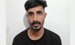 പത്താം ക്ലാസുകാരിയെ ബലാല്സംഗം ചെയ്തെന്ന്; യൂത്ത് ലീഗ് നേതാവ് അറസ്റ്റില് പത്താം ക്ലാസുകാരിയെ ബലാല്സംഗം ചെയ്തെന്ന്; യൂത്ത് ലീഗ് നേതാവ് അറസ്റ്റില്