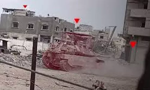 ഗസയില് നാല് ഇസ്രായേലി സൈനികരെ കാണാതായി ; ഹമാസ് അറസ്റ്റ് ചെയ്തെന്ന് ഇസ്രായേലി മാധ്യമങ്ങള് ഗസയില് നാല് ഇസ്രായേലി സൈനികരെ കാണാതായി ; ഹമാസ് അറസ്റ്റ് ചെയ്തെന്ന് ഇസ്രായേലി മാധ്യമങ്ങള്