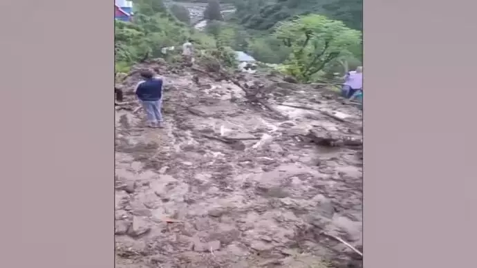 ജമ്മുവില് മഴ കനക്കുന്നു; മരണസംഖ്യ ഉയര്ന്നേക്കാമെന്ന് വിദഗ്ധര് ജമ്മുവില് മഴ കനക്കുന്നു; മരണസംഖ്യ ഉയര്ന്നേക്കാമെന്ന് വിദഗ്ധര്