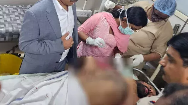 മറുനാടന് മലയാളി എഡിറ്റര് ഷാജന് സ്കറിയയ്ക്ക് മര്ദ്ദനം മറുനാടന് മലയാളി എഡിറ്റര് ഷാജന് സ്കറിയയ്ക്ക് മര്ദ്ദനം