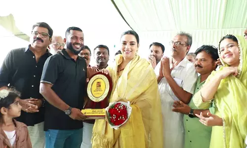 താരസംഘടന അമ്മ പ്രസിഡന്റ് ശേത്വാമേനോന് ജന്മനാട്ടില്‍ സ്വീകരണം നല്‍കി