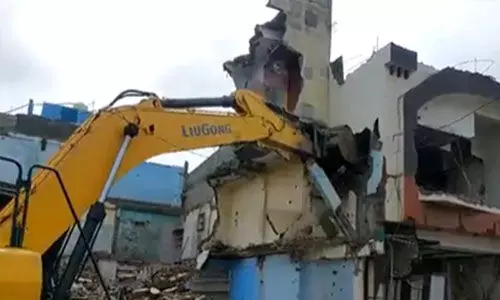 ഉജ്ജയ്നിലെ മുസ്ലിം ഉടമസ്ഥതയിലുള്ള ഭക്ഷണശാലകള് പൊളിച്ചു ഉജ്ജയ്നിലെ മുസ്ലിം ഉടമസ്ഥതയിലുള്ള ഭക്ഷണശാലകള് പൊളിച്ചു