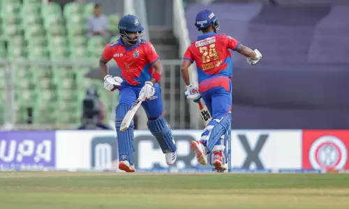 കേരള ക്രിക്കറ്റ് ലീഗില്‍ ട്രിവാന്‍ഡ്രം റോയല്‍സിനെതിരേ കൊല്ലം സെയിലേഴ്‌സിന് ഏഴ് വിക്കറ്റിന്റെ വിജയം